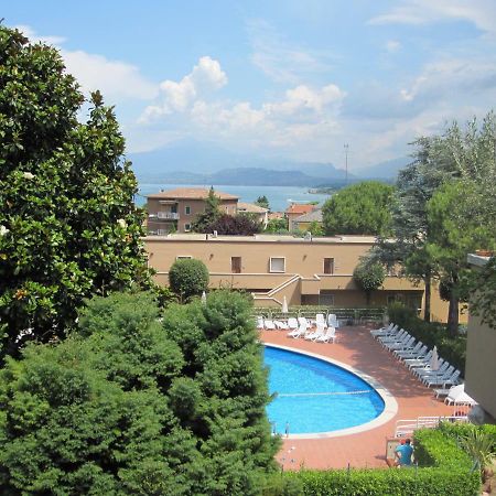 Appartamento La Madonnina Di Cathy Peschiera del Garda Bagian luar foto